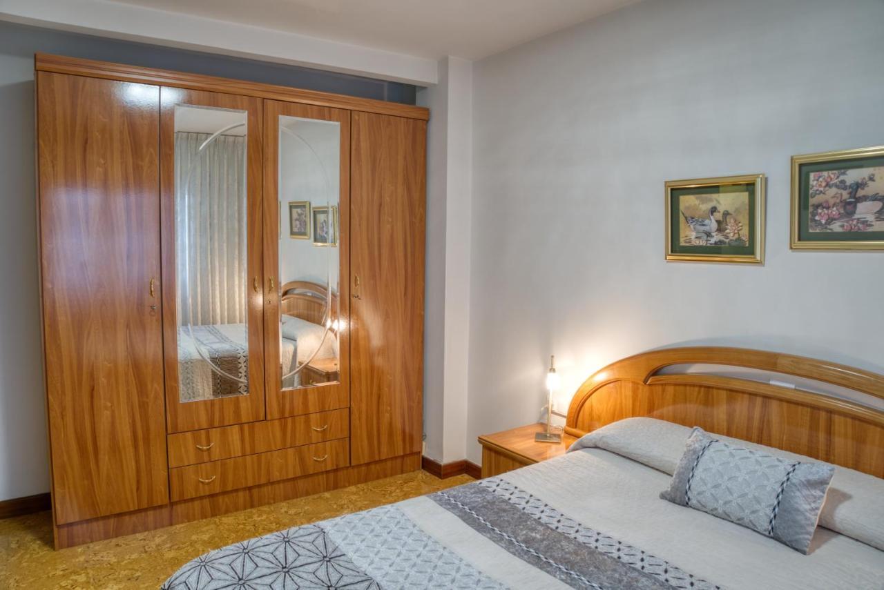 Apartamento Muy Amplio, Con Wifi Y A 12 Minutos Del Centro Gijón Esterno foto