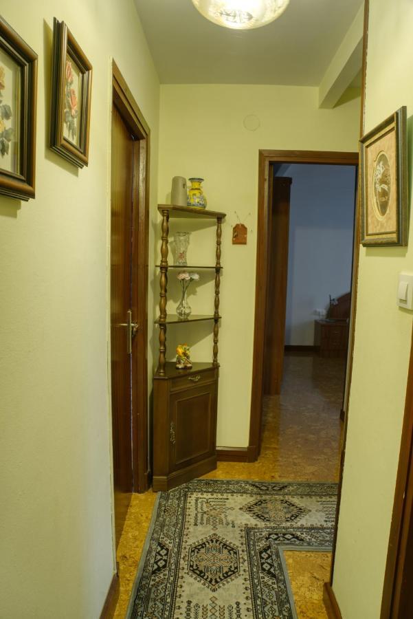 Apartamento Muy Amplio, Con Wifi Y A 12 Minutos Del Centro Gijón Esterno foto