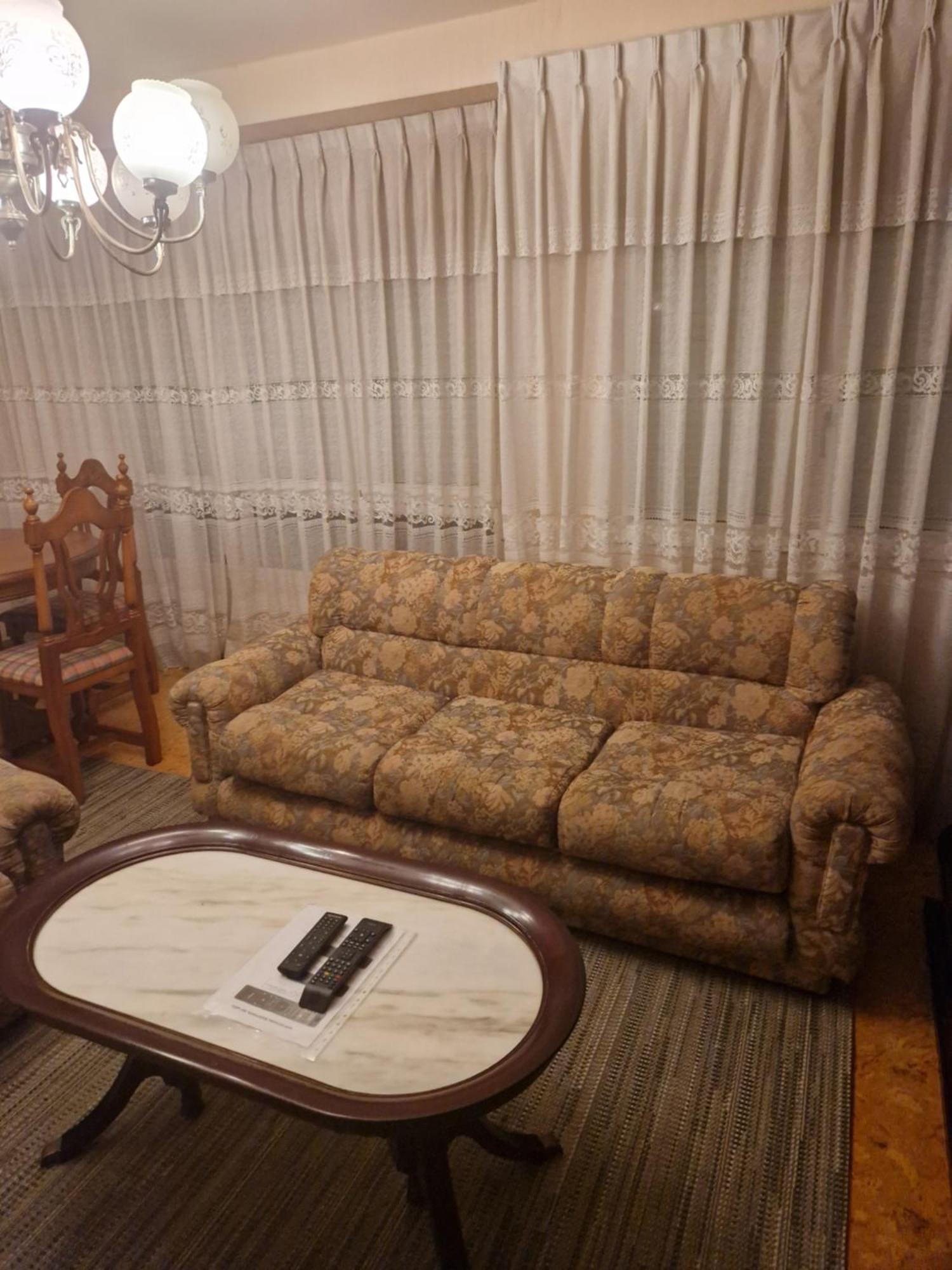 Apartamento Muy Amplio, Con Wifi Y A 12 Minutos Del Centro Gijón Esterno foto