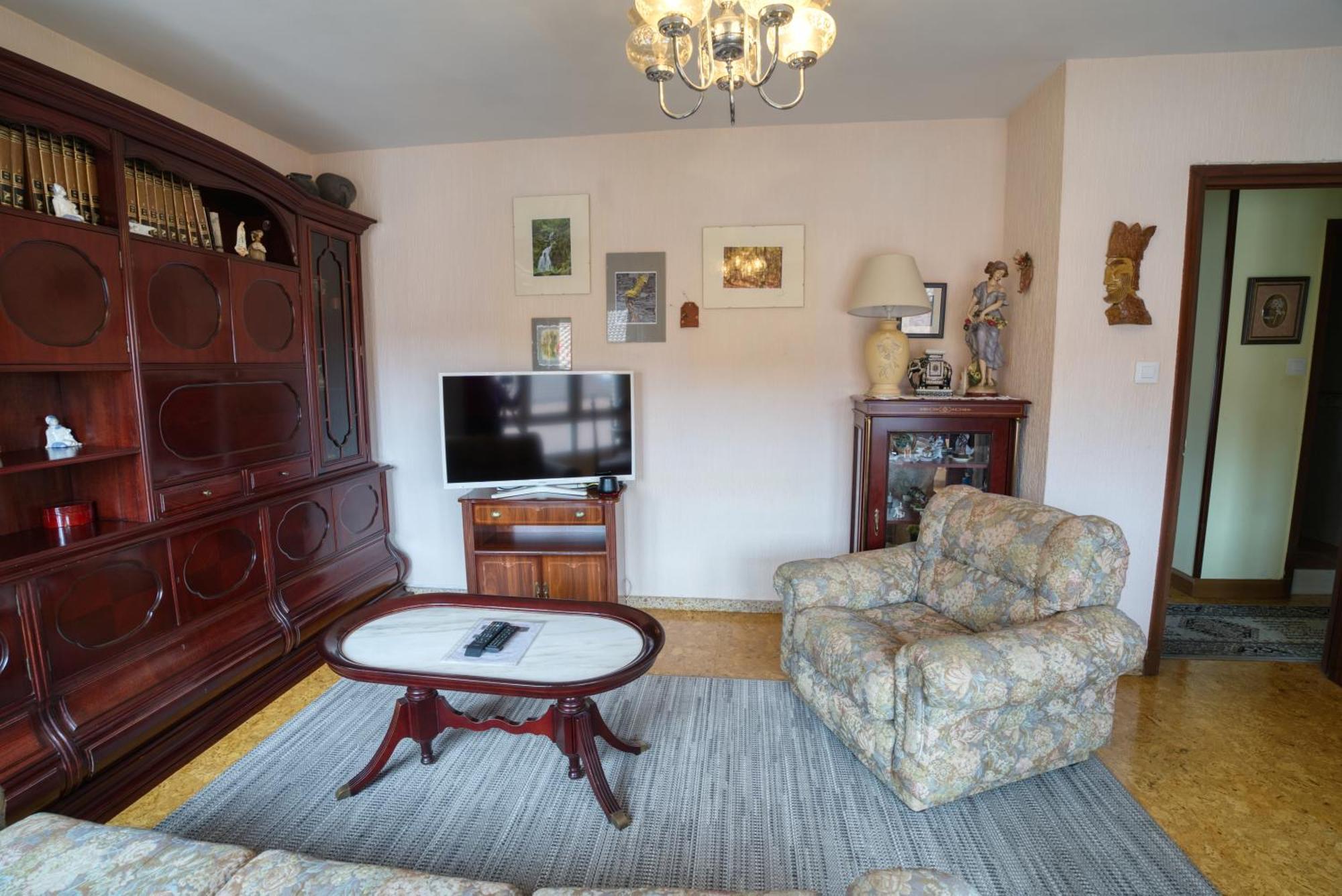 Apartamento Muy Amplio, Con Wifi Y A 12 Minutos Del Centro Gijón Esterno foto